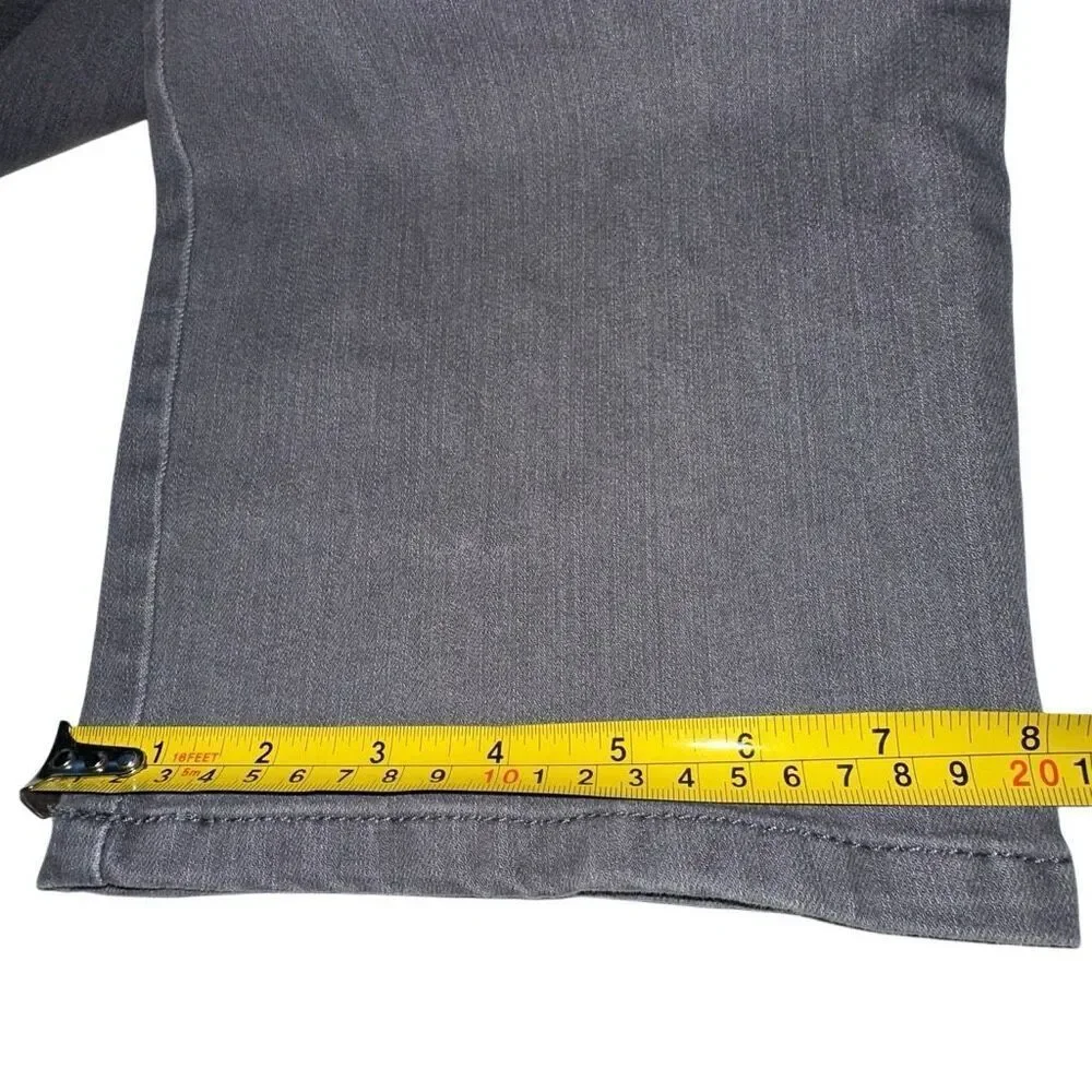 Gloria Vanderbilt Amanda gray denim jeans ladies, size 16